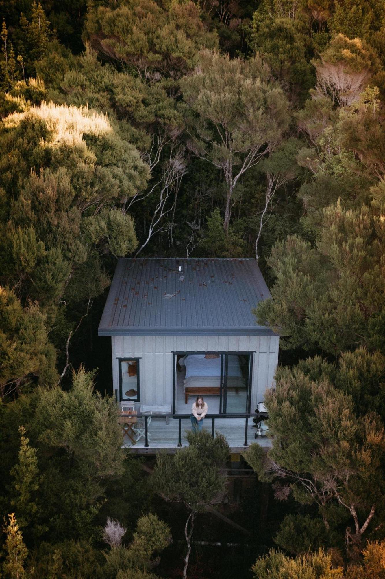 Treehouse Hideaway At Rekindle Tree Houses Opua Экстерьер фото